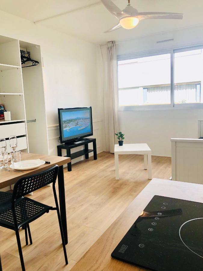 Superbe Appartement Front De Mer วิลล์เนิฟ-ลูเบ ภายนอก รูปภาพ