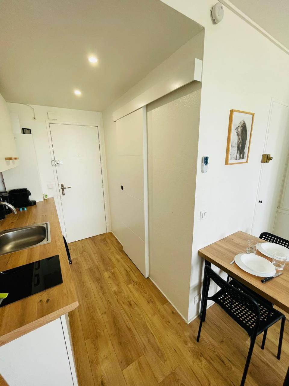 Superbe Appartement Front De Mer วิลล์เนิฟ-ลูเบ ภายนอก รูปภาพ