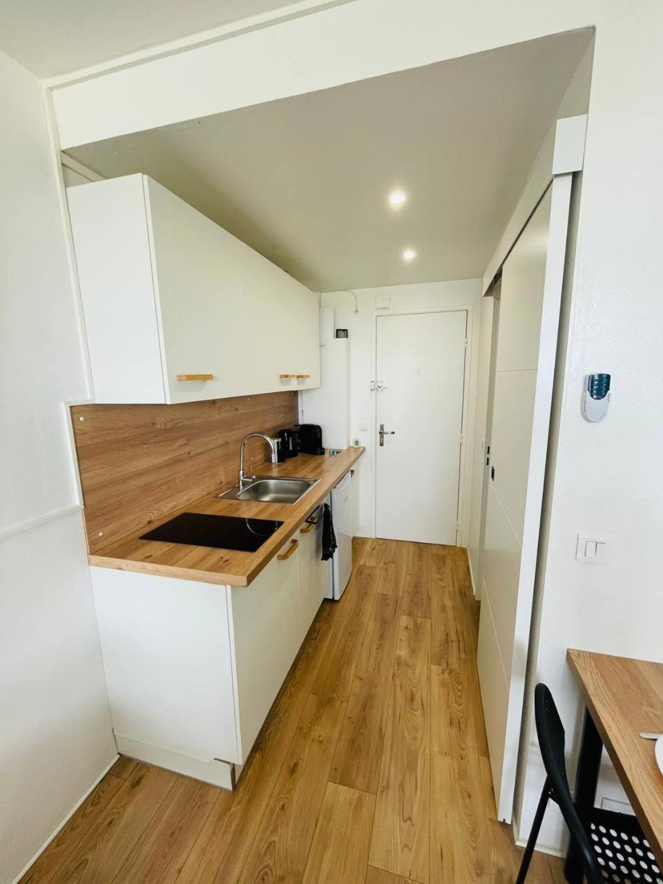 Superbe Appartement Front De Mer วิลล์เนิฟ-ลูเบ ภายนอก รูปภาพ